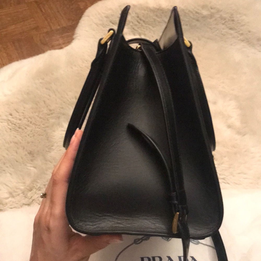 Prada - Large Saffiano Leather bag - Picture 4 of 14